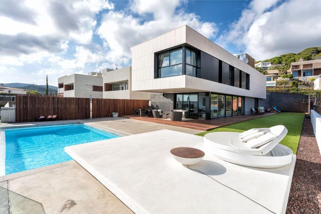 La Villa Blanca Luxury Villa Barcelona & Costa Brava Sant Vicenç de Montalt Exterior foto